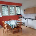 Apartment Zentral Gelegene Mit Grossem Garten