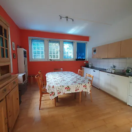 Zentral Gelegene Mit Grossem Garten *