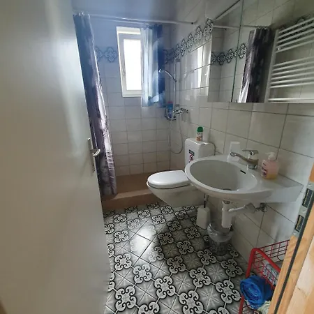 Apartment Zentral Gelegene Mit Grossem Garten *