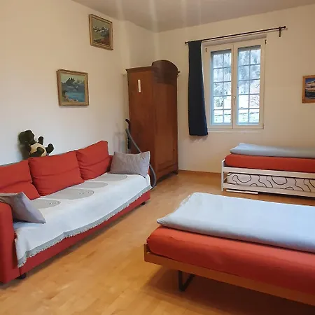 Zentral Gelegene Mit Grossem Garten شقة *