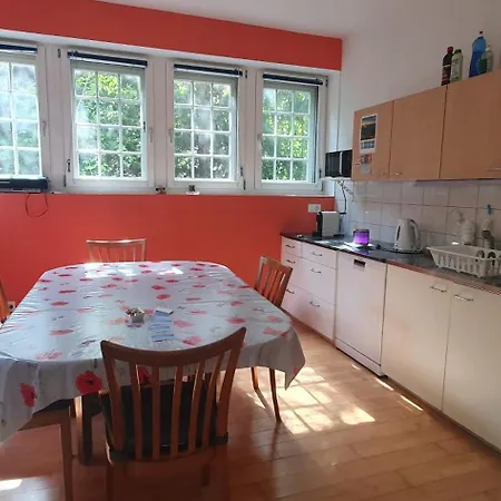 Appartement Zentral Gelegene Mit Grossem Garten