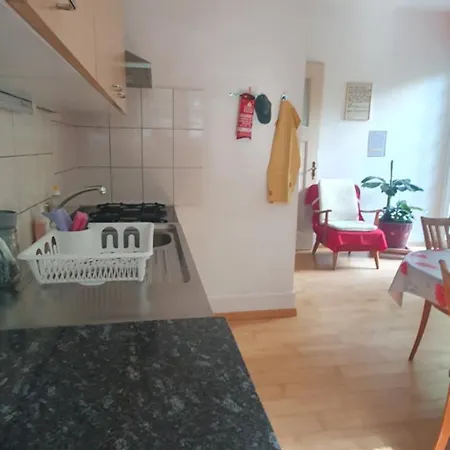 شقة Zentral Gelegene Mit Grossem Garten